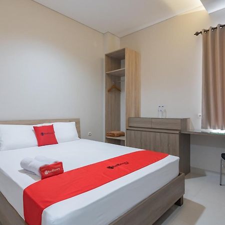 Reddoorz Plus @ Cirebon City Center Экстерьер фото