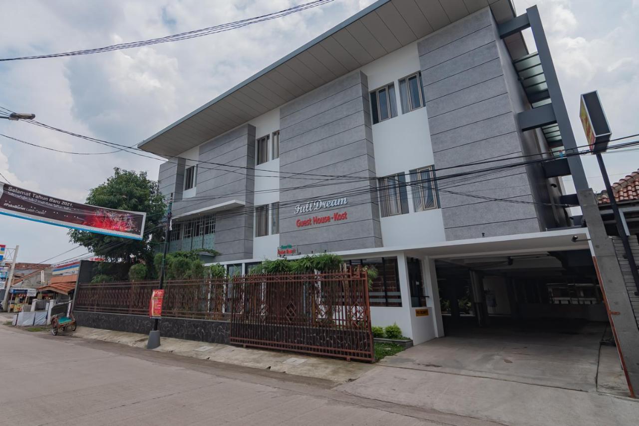 Reddoorz Plus @ Cirebon City Center Экстерьер фото