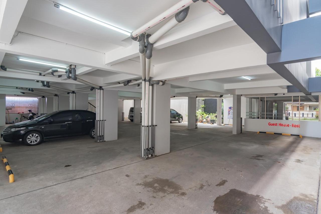 Reddoorz Plus @ Cirebon City Center Экстерьер фото