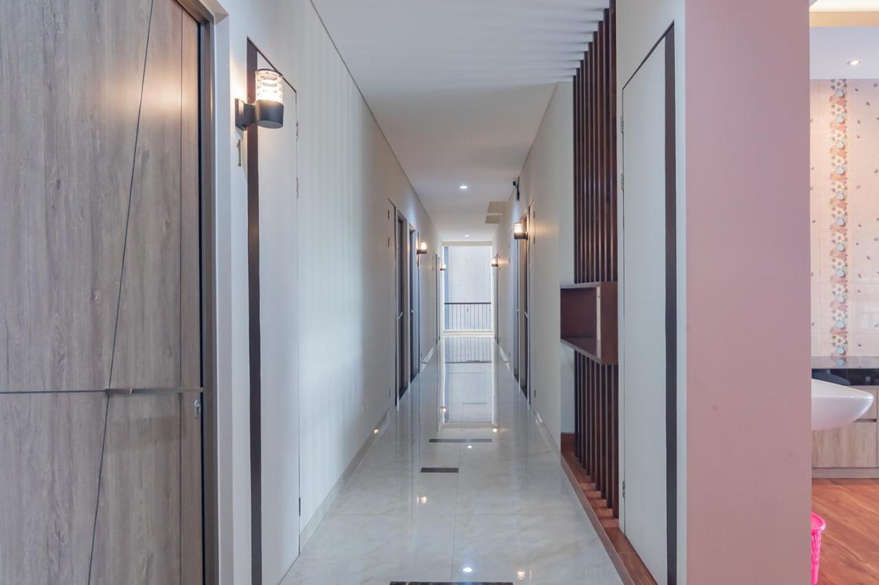 Reddoorz Plus @ Cirebon City Center Экстерьер фото